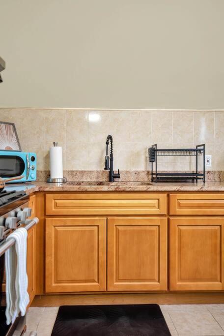 Golden Gem In Heart Of East Rock Quiet 3Br Near Dt And Yale Apartment New Haven Bagian luar foto