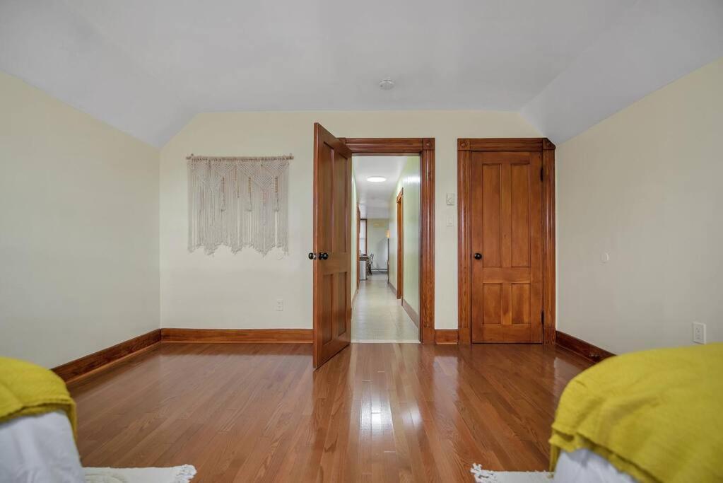 Golden Gem In Heart Of East Rock Quiet 3Br Near Dt And Yale Apartment New Haven Bagian luar foto