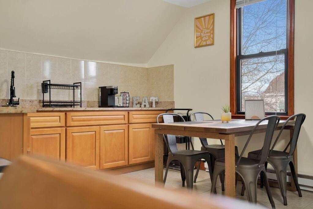 Golden Gem In Heart Of East Rock Quiet 3Br Near Dt And Yale Apartment New Haven Bagian luar foto