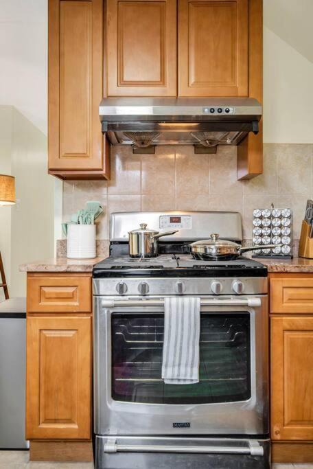 Golden Gem In Heart Of East Rock Quiet 3Br Near Dt And Yale Apartment New Haven Bagian luar foto