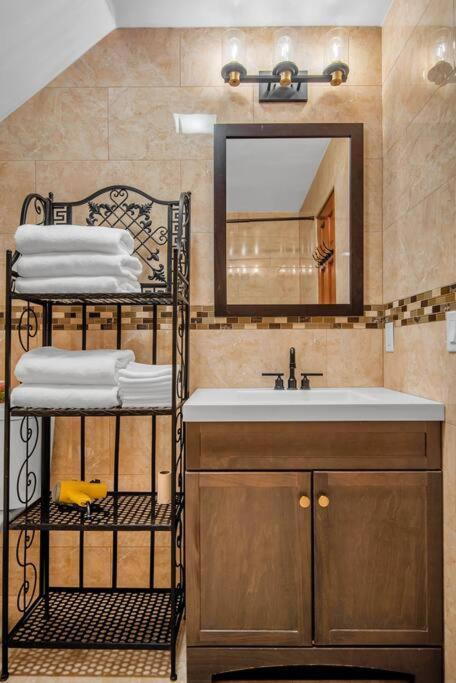 Golden Gem In Heart Of East Rock Quiet 3Br Near Dt And Yale Apartment New Haven Bagian luar foto