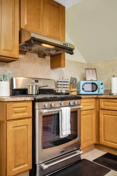 Golden Gem In Heart Of East Rock Quiet 3Br Near Dt And Yale Apartment New Haven Bagian luar foto